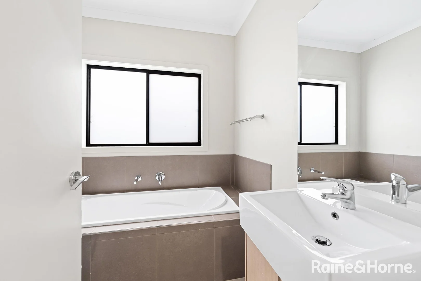 Additional image 13 of 5 Tower Street, Thornhill Park VIC 3335