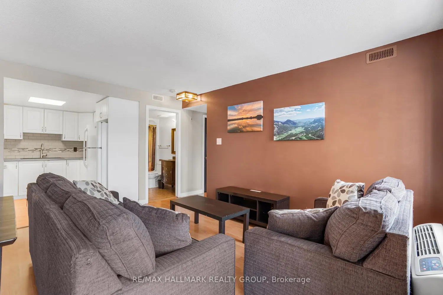 Additional image 14 of 1005 Laurier Street