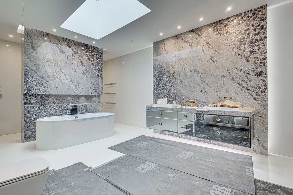 Additional image 14 of 3 bed penthouse for saleBeech Road, Benfleet SS7