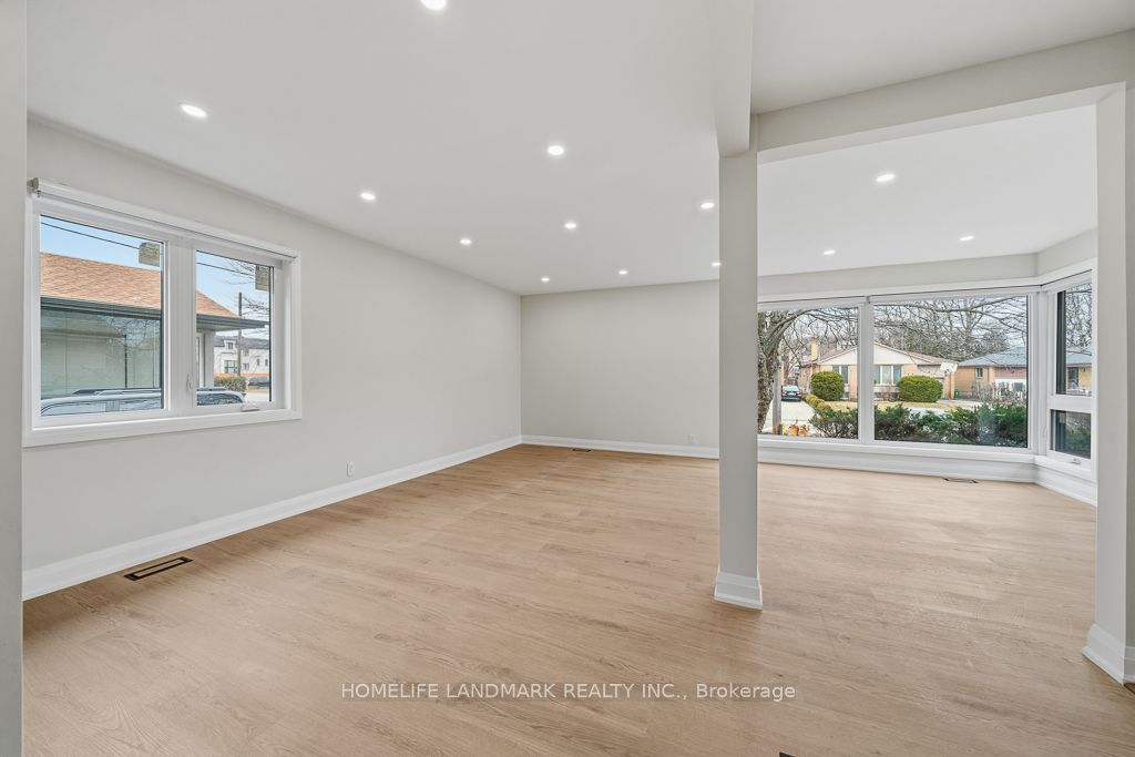 Additional image 3 of Main-135 Waterloo Avenue, Toronto, ON, M3H 3Y7