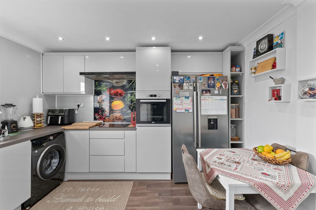 Additional image 5 of 2 bed flat for saleBell's Mill Terrace, Winchburgh EH52