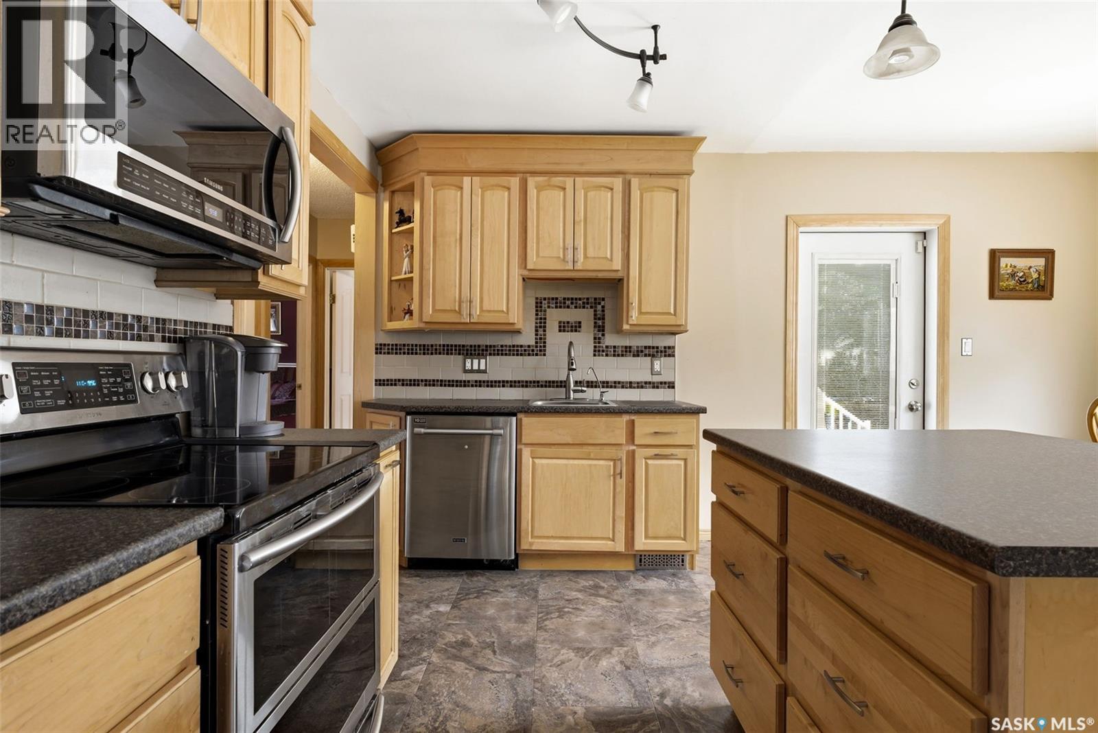 Additional image 3 of 2613 Elliott Drive, Regina, SK, S4N3H8