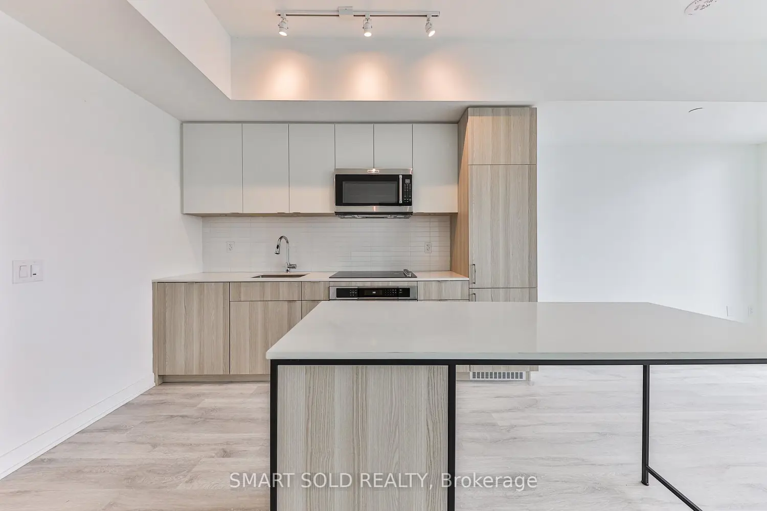 Additional image 7 of 220 Missinnihe Way 114