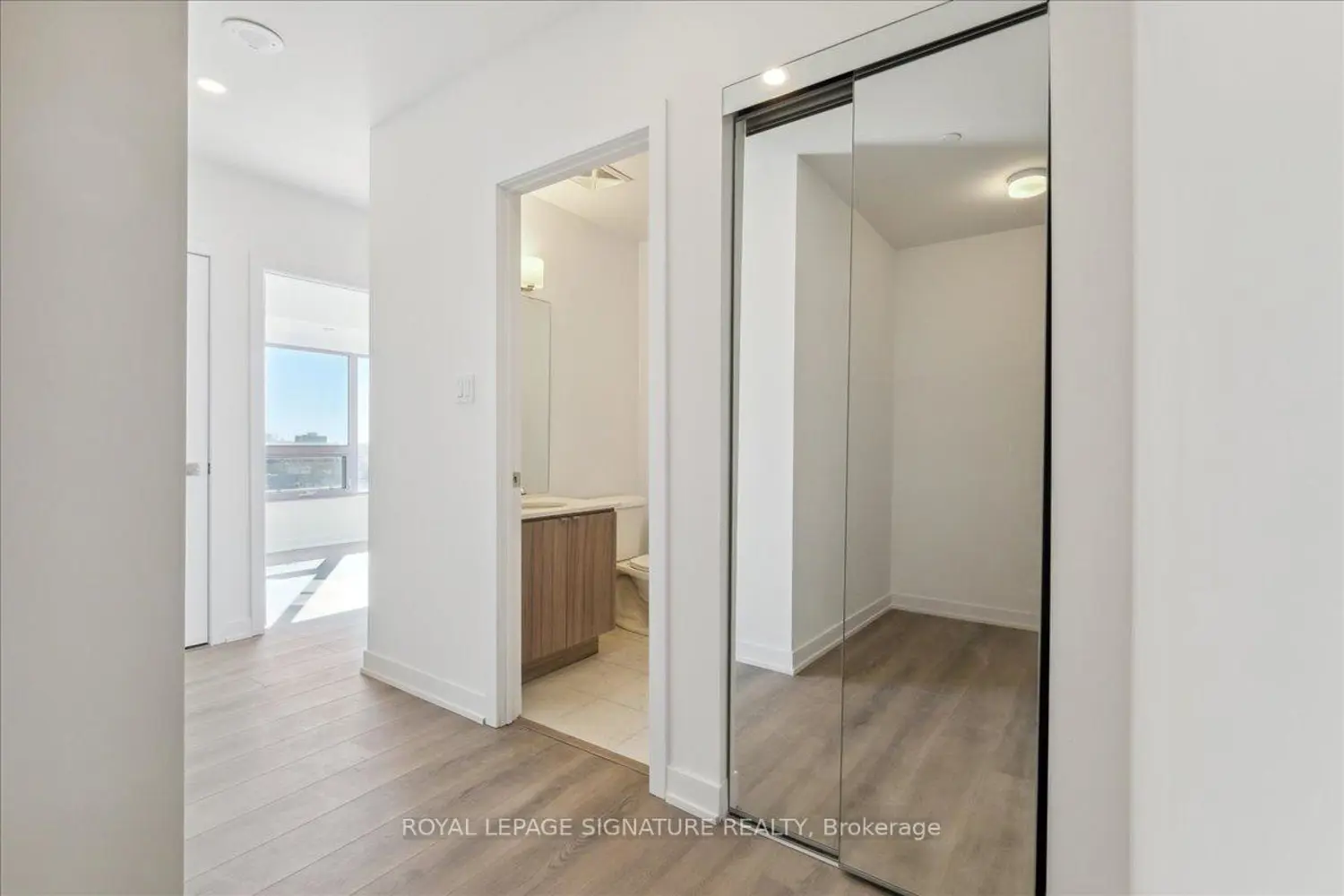 Additional image 7 of 2433 Dufferin Street 701