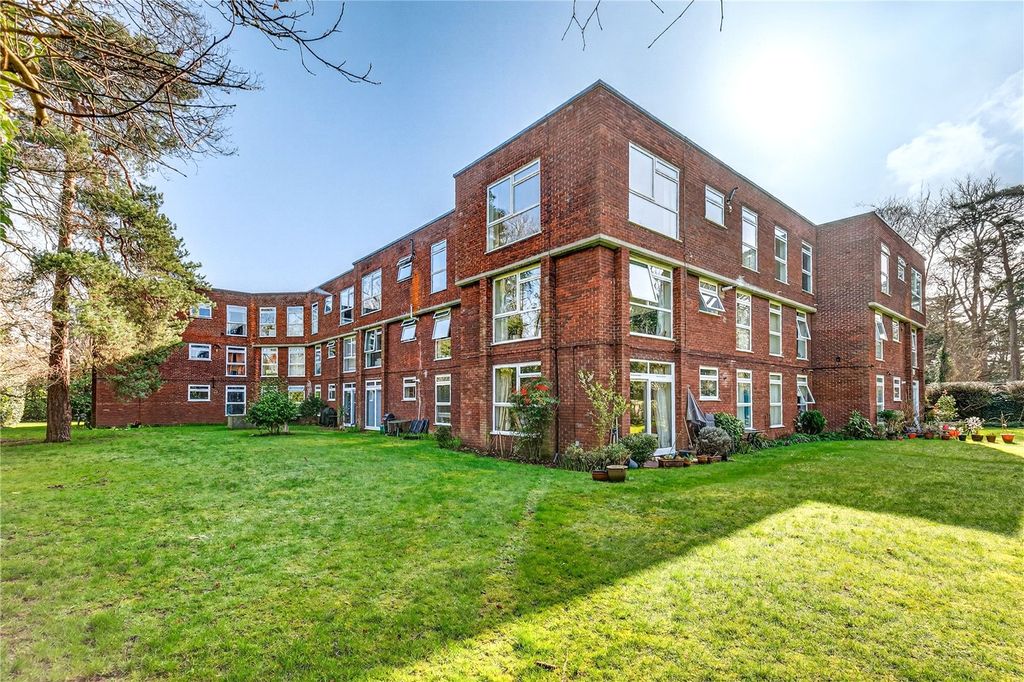 Additional image 17 of 2 bed flat for saleEllesmere Road, Weybridge, Surrey KT13