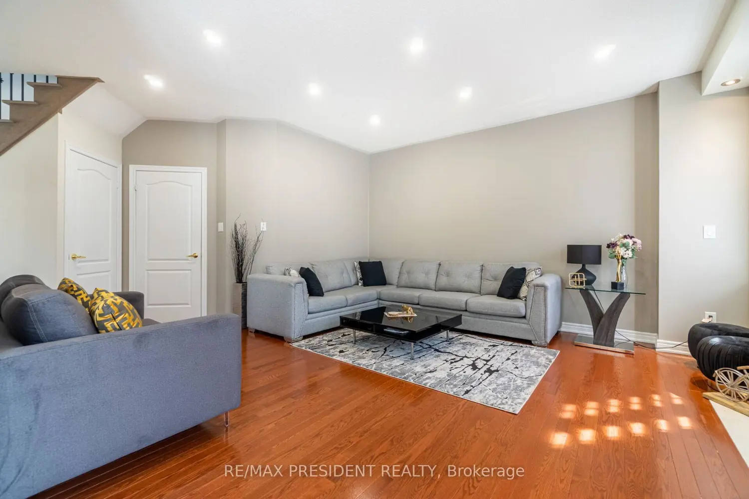 Additional image 13 of 56 Iceland Poppy Trail