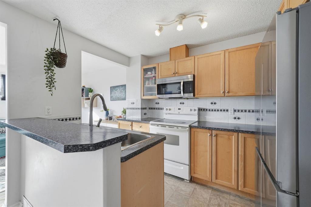 Additional image 3 of 49 Royal Birch Mount NW, Calgary, AB, T3G5W7