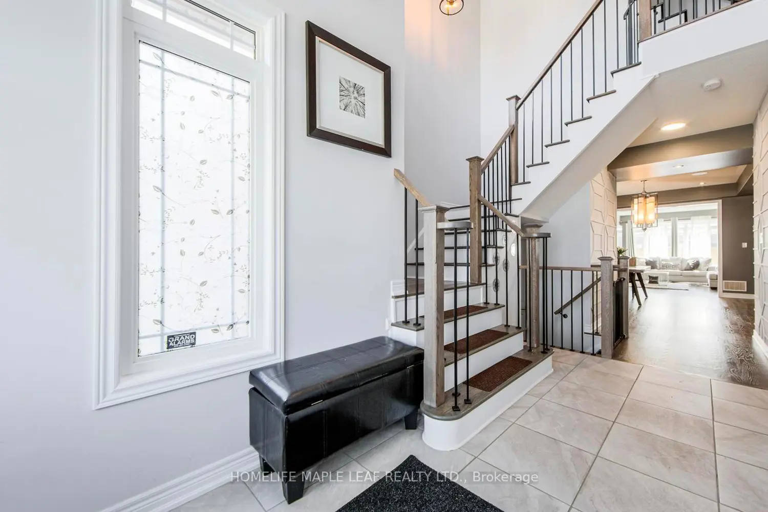 118 Lorne Thomas Place photo 4