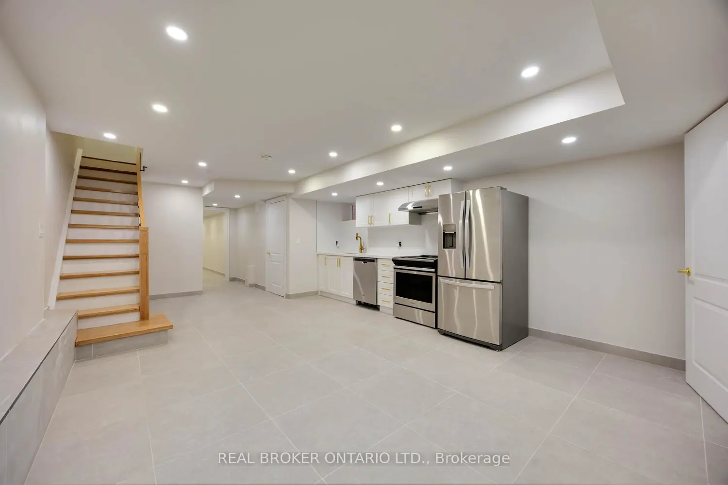 Additional image 9 of 806 Gladstone Avenue