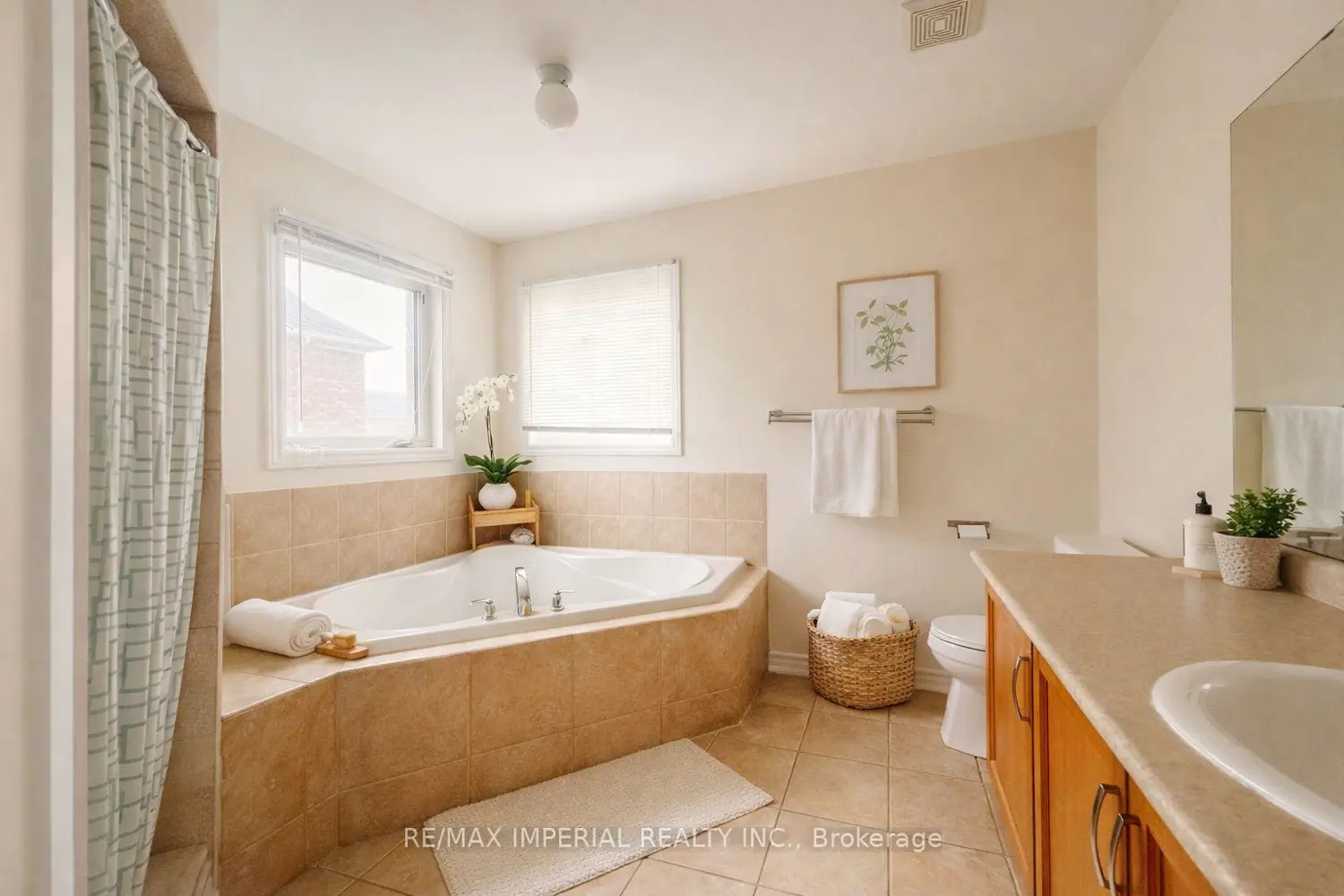 Additional image 10 of 155 Art West Avenue