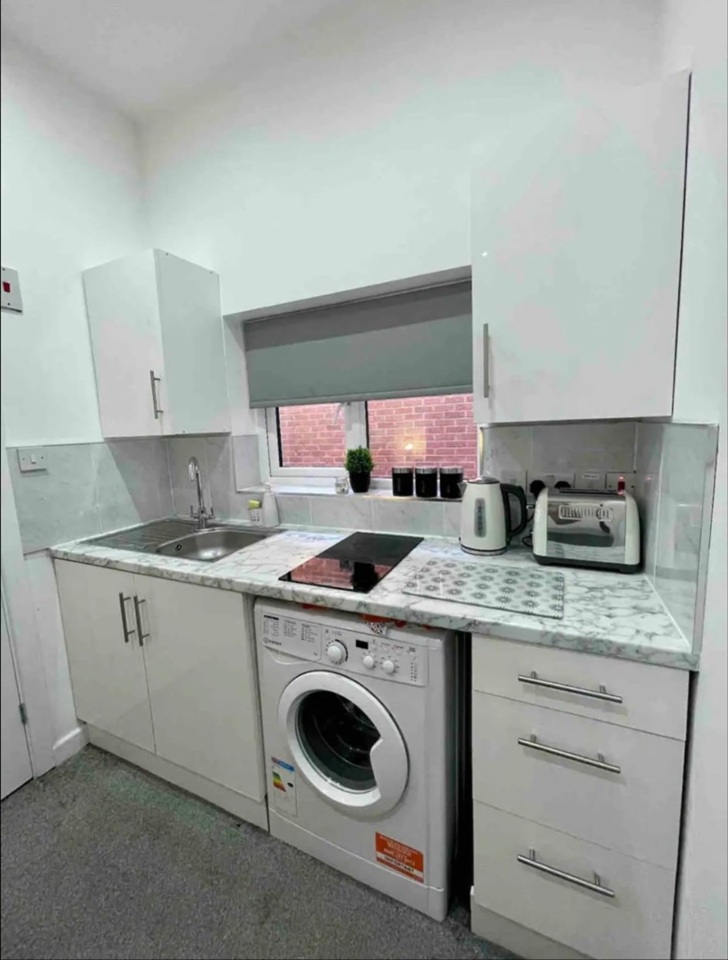 Additional image 2 of Studio Flat, Steel House Lane, B4, N1 7GU