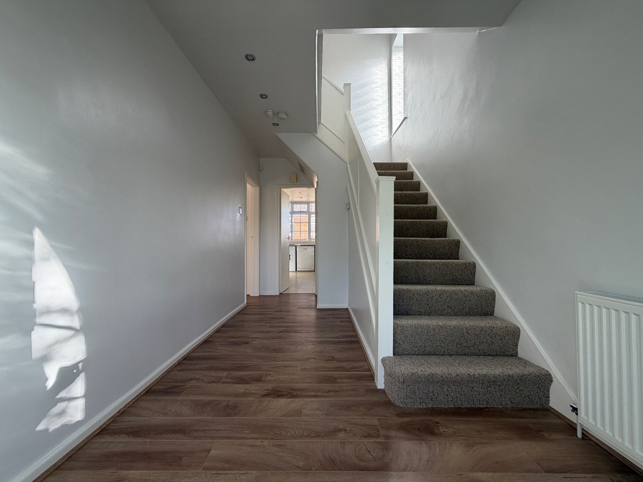 3 Bed Semi-Detached House, Primley Park Garth, LS17, N1 7GU