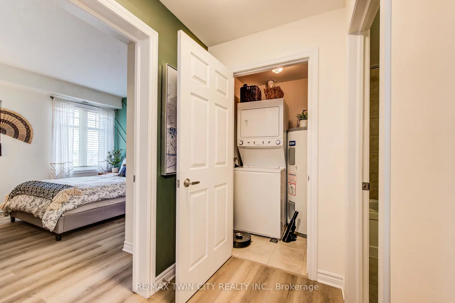 2 Colonial Drive 401 photo 5