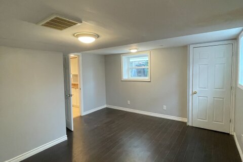 Additional image 8 of 8 Birch Tree Crescent, Toronto, ON, M6M 2K8