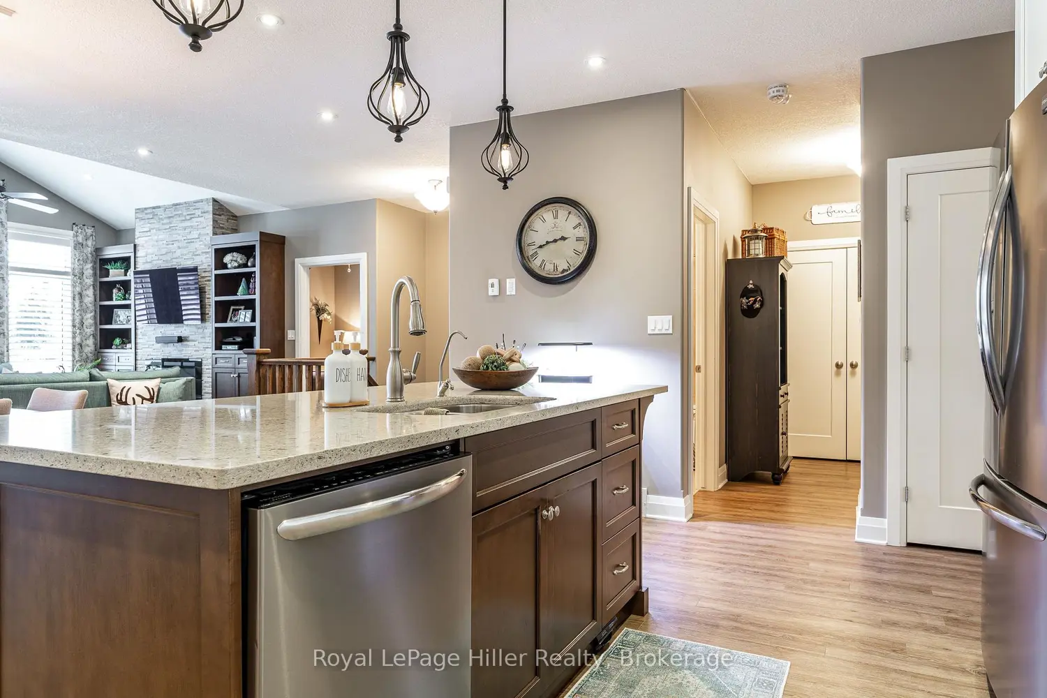 Additional image 4 of 687 Forman Avenue