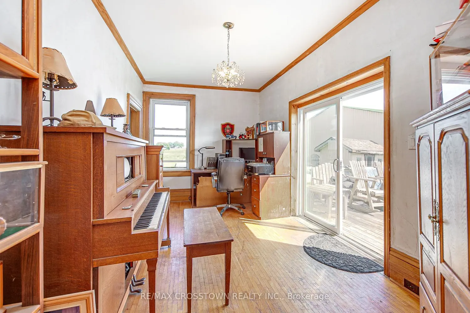 Additional image 12 of 6409 10Th Line