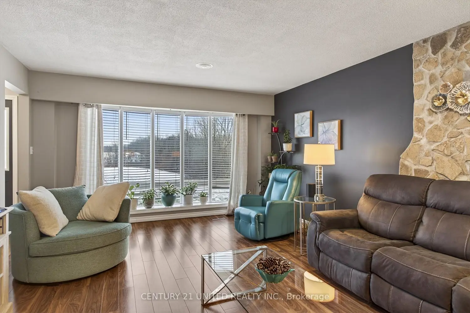 Additional image 2 of 965 Hiawatha Line