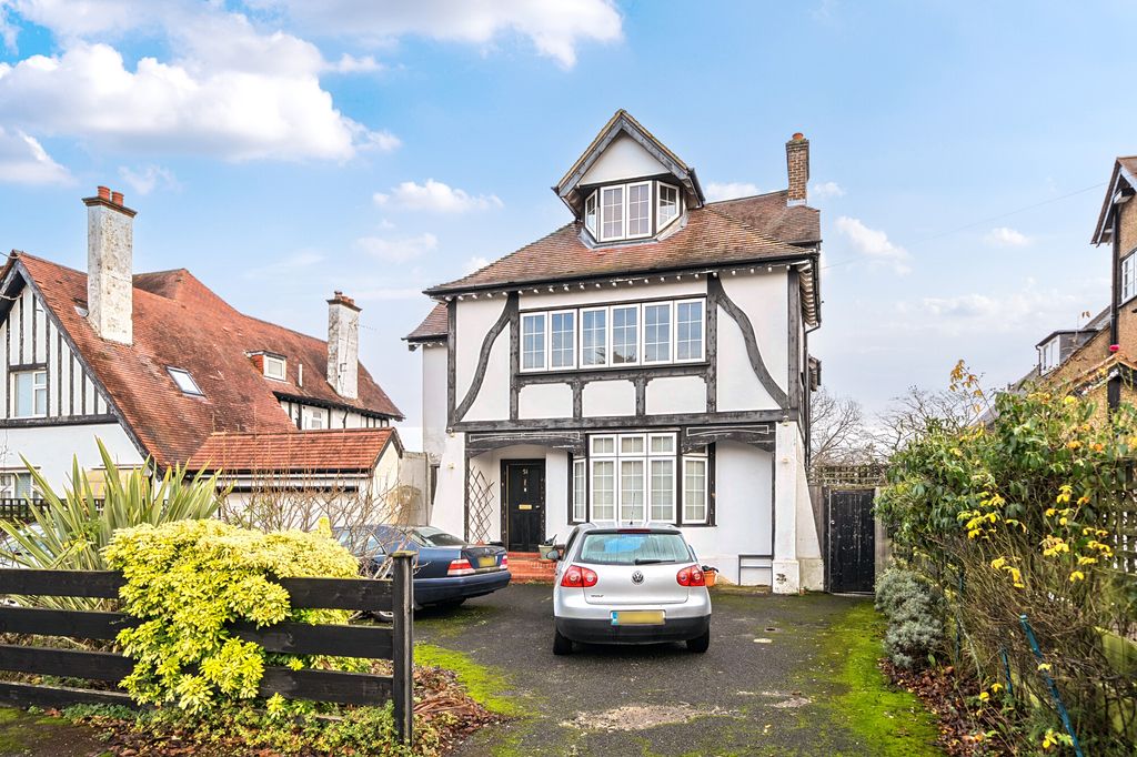 Additional image 8 of 8 bed detached house for saleLyonsdown Avenue, New Barnet EN5