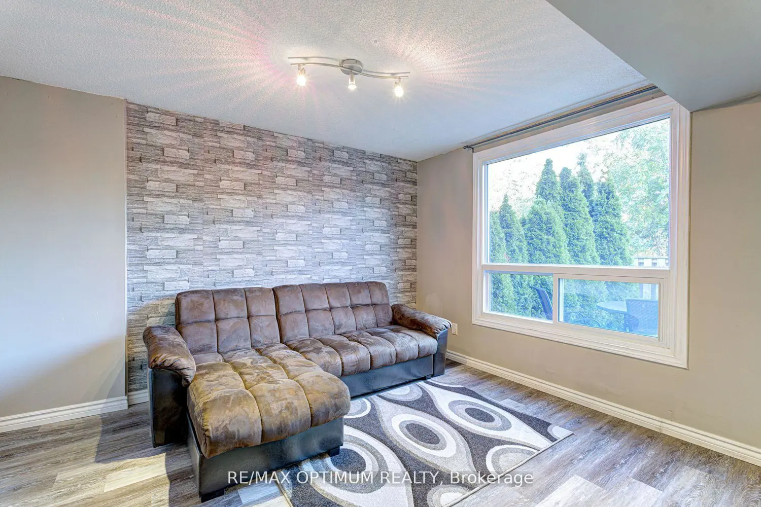 Additional image 18 of 2050 Upper Middle Road 81