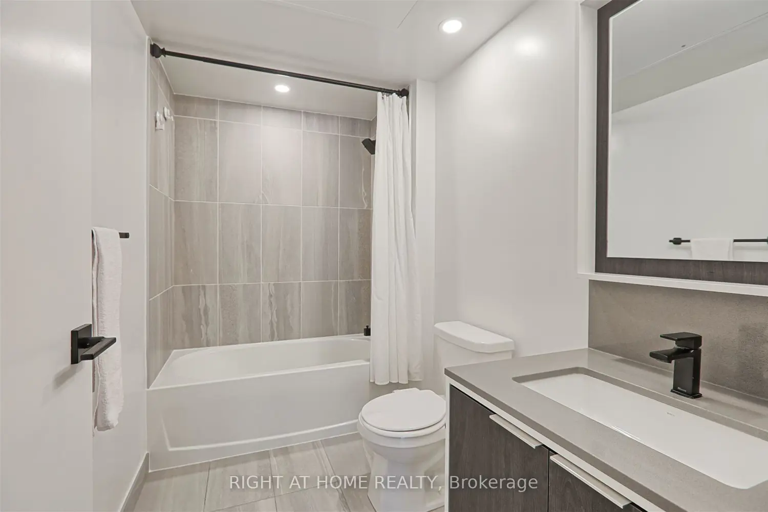 Additional image 15 of 36 Zorra Street 421