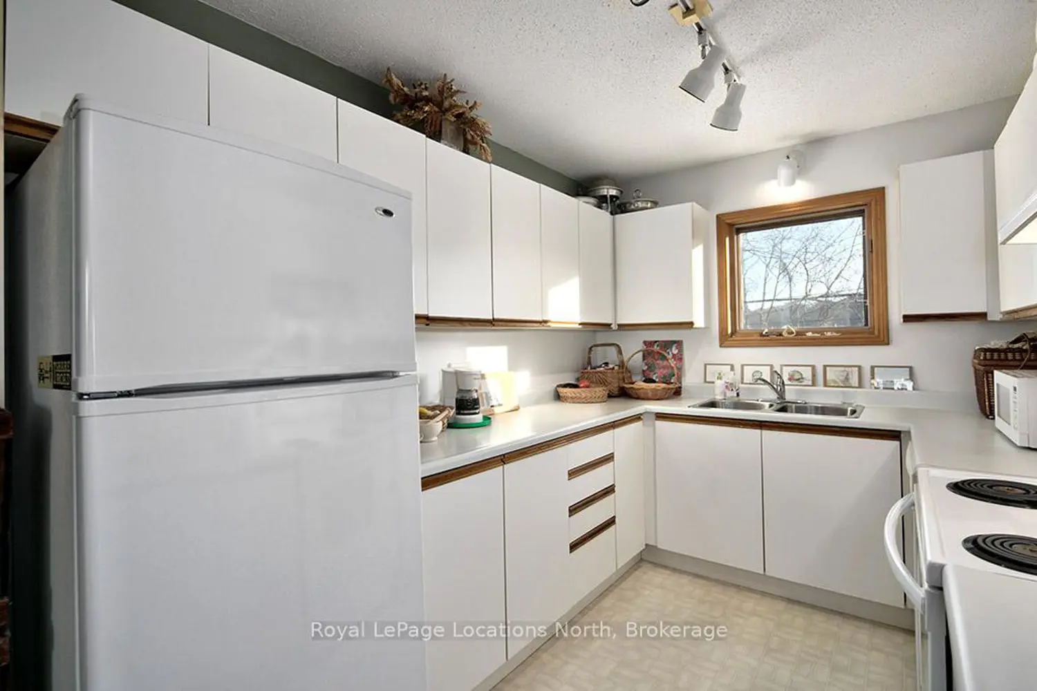 Additional image 9 of 102 Fraser Crescent