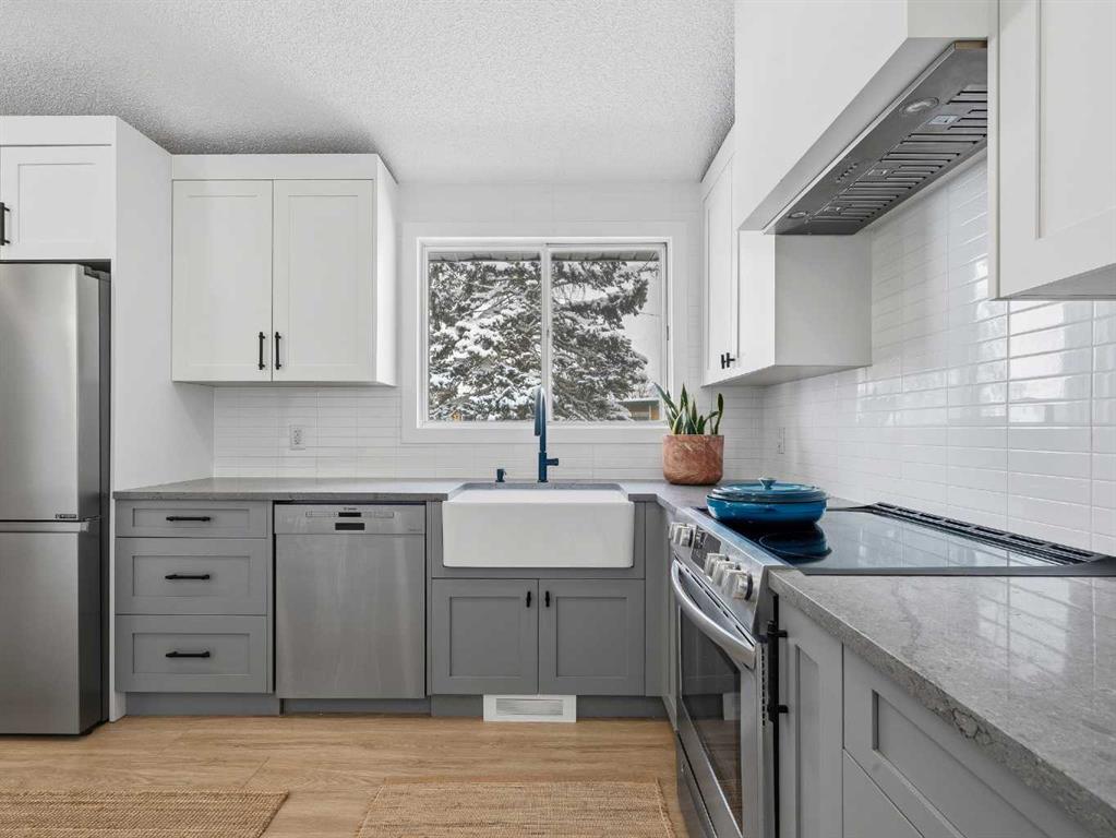 Additional image 4 of 7723 Hunterview Drive NW, Calgary, AB, T2K 5C9