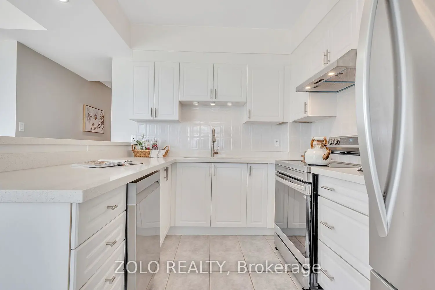 Additional image 11 of 395 Lakebreeze Drive 301