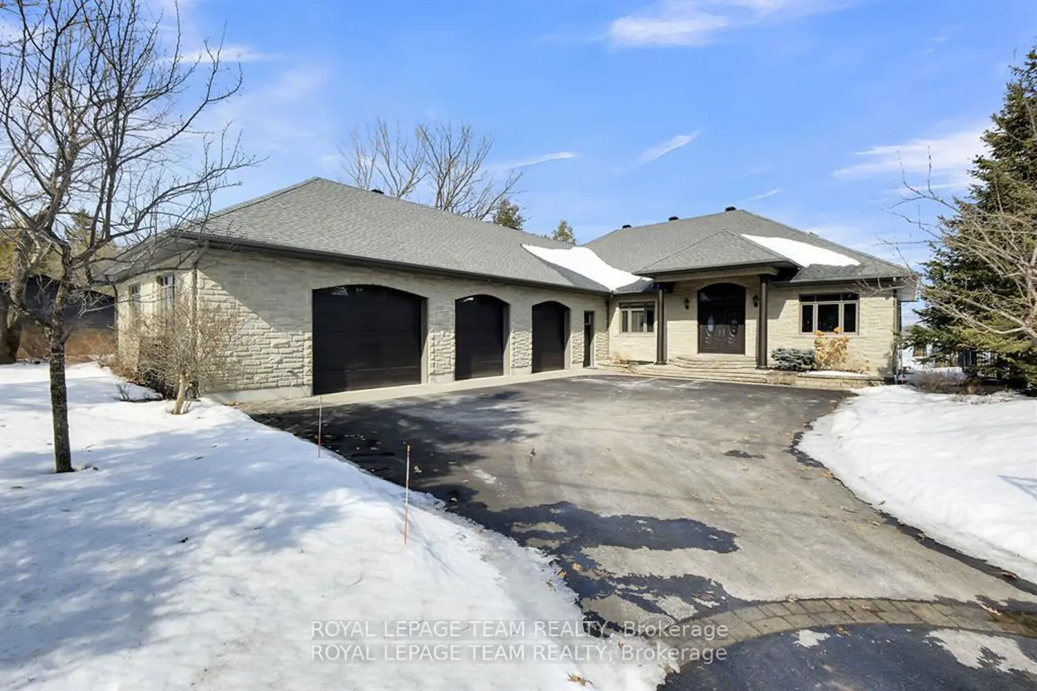 3886 Armitage Avenue photo 2