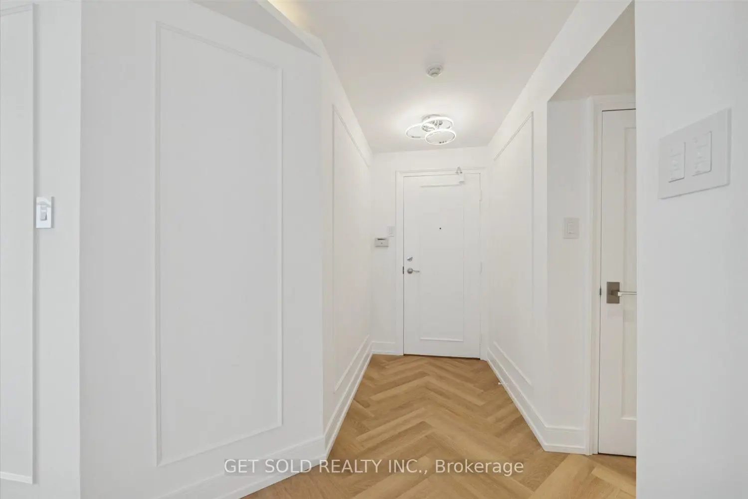 7440 Bathurst Street 903 photo 3