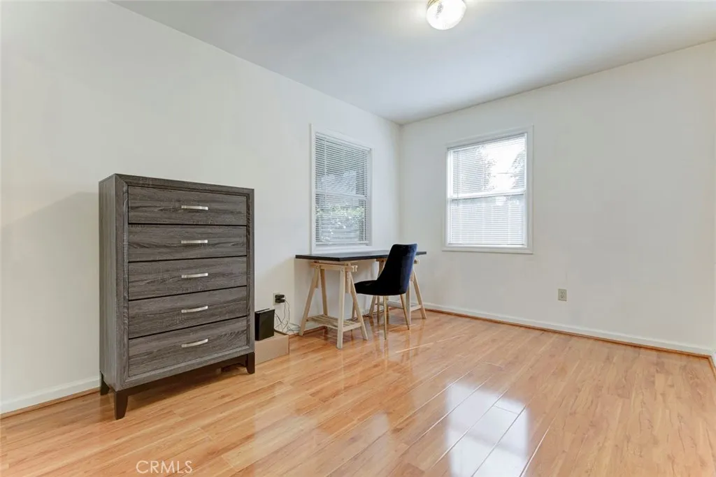 Additional image 95 of 3352 Montrose Ave, La Crescenta, CA 91214