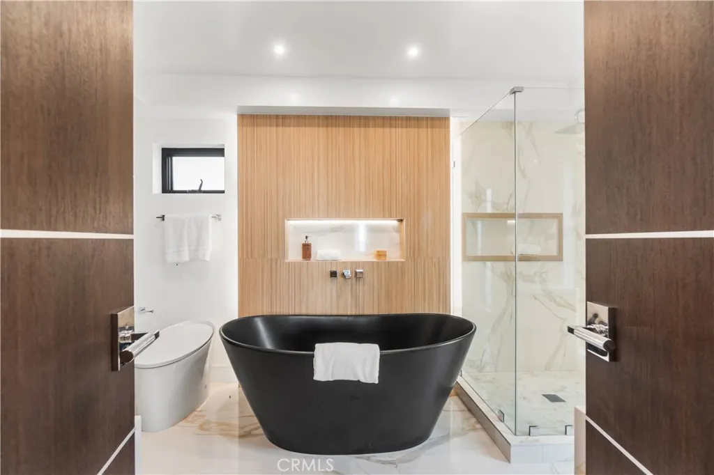 Additional image 34 of 214 El Porto Street, Manhattan Beach, CA 90266