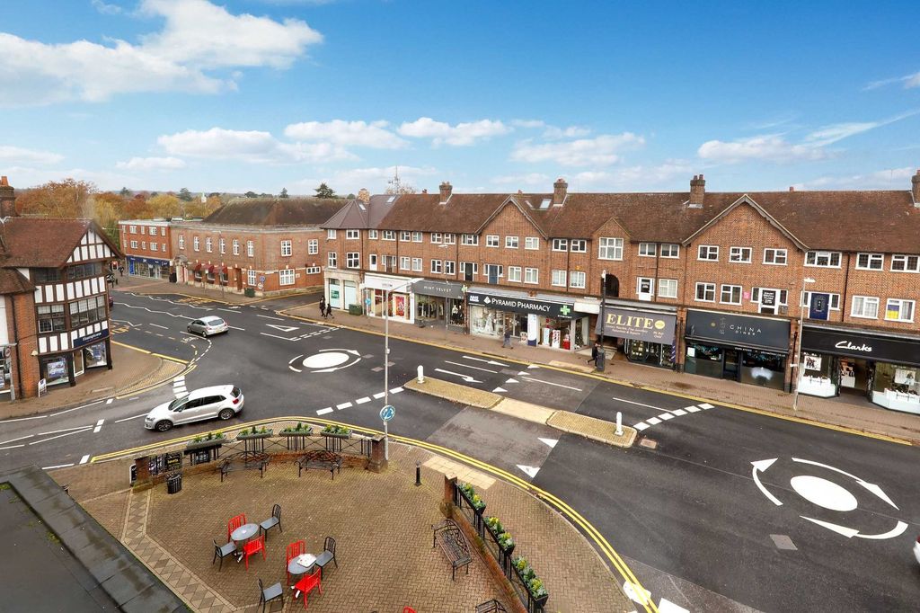 Additional image 12 of 3 bed flat for saleBurkes Road, Beaconsfield, Buckinghamshire HP9