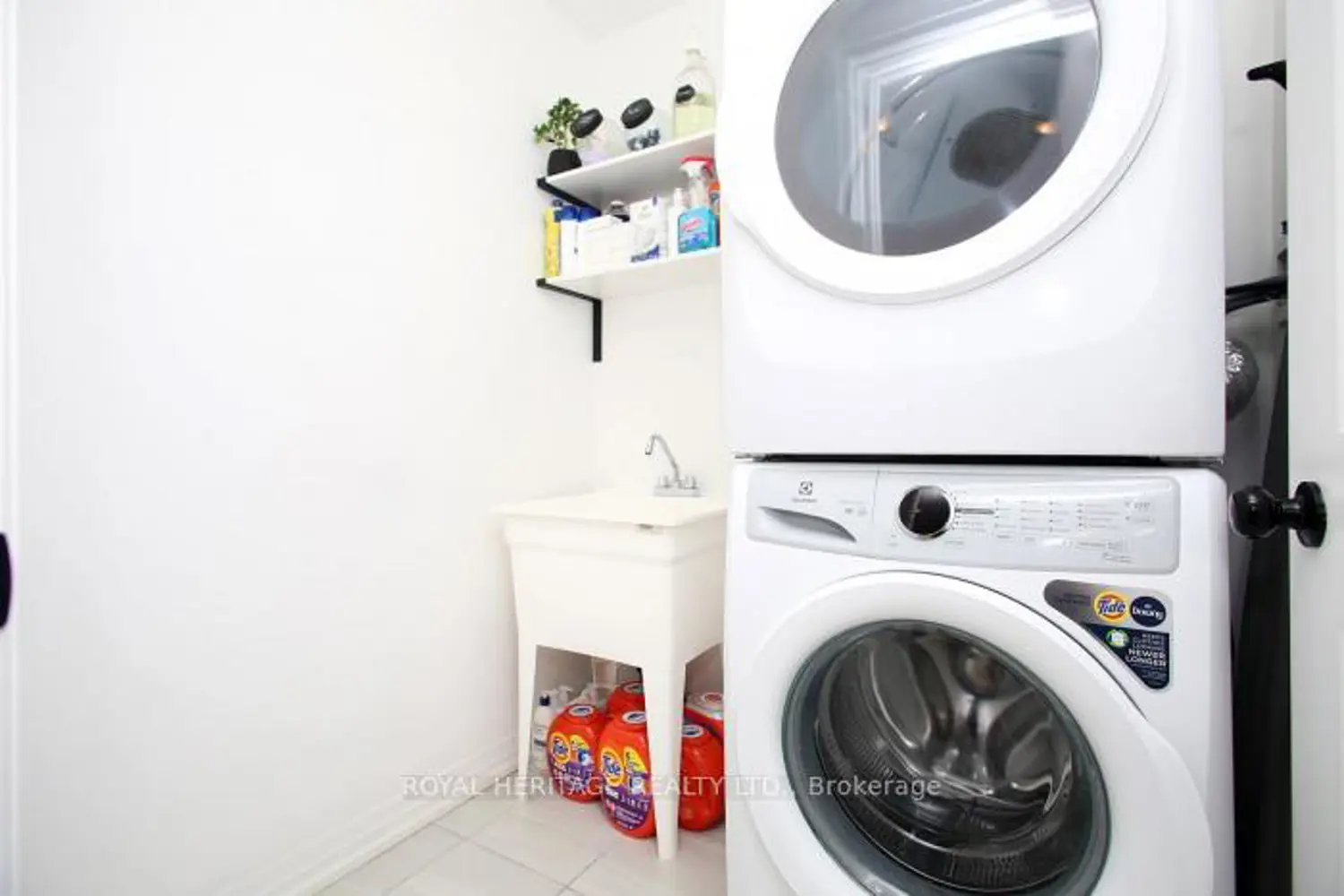 Additional image 18 of 5 Klein Way