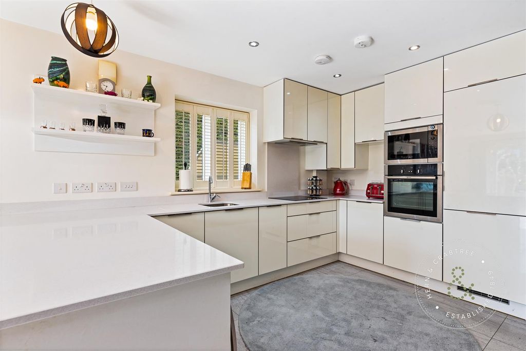 Additional image 20 of 2 bed flat for saleThe Retreat, The Chantry, Llandaff, Cardiff CF5