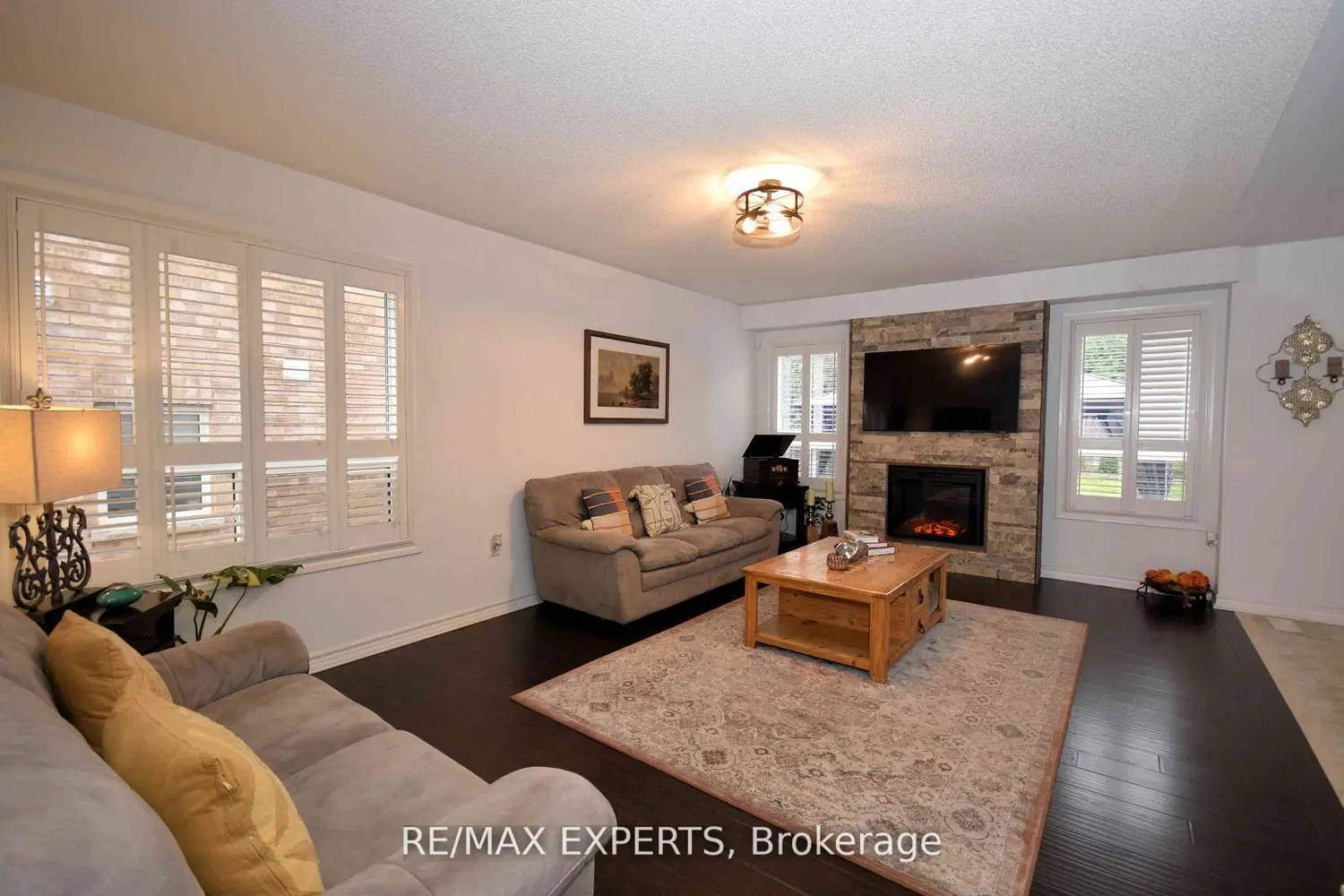 136 Donald Stewart Crescent photo 2
