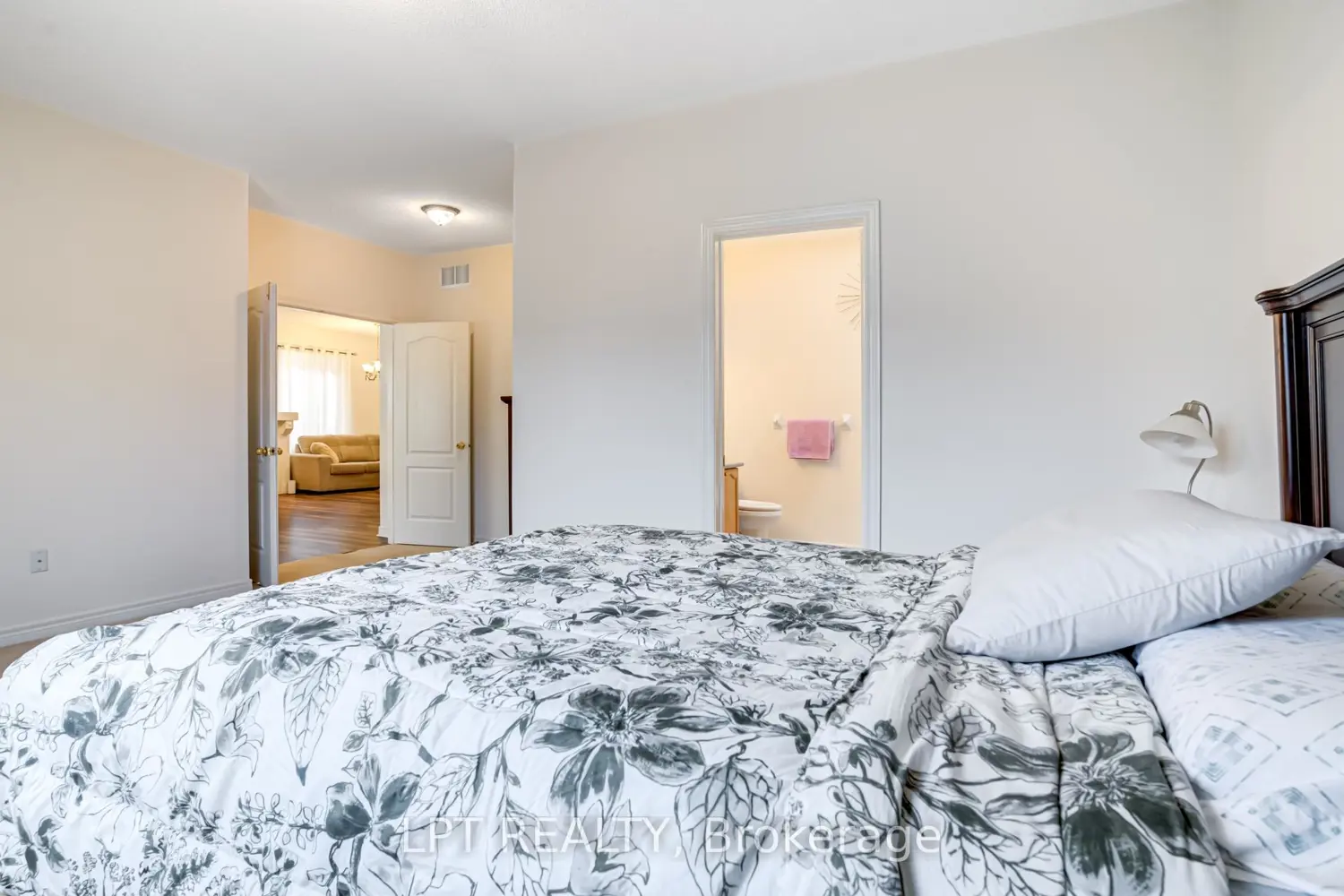 Additional image 10 of 19 Treeline Boulevard