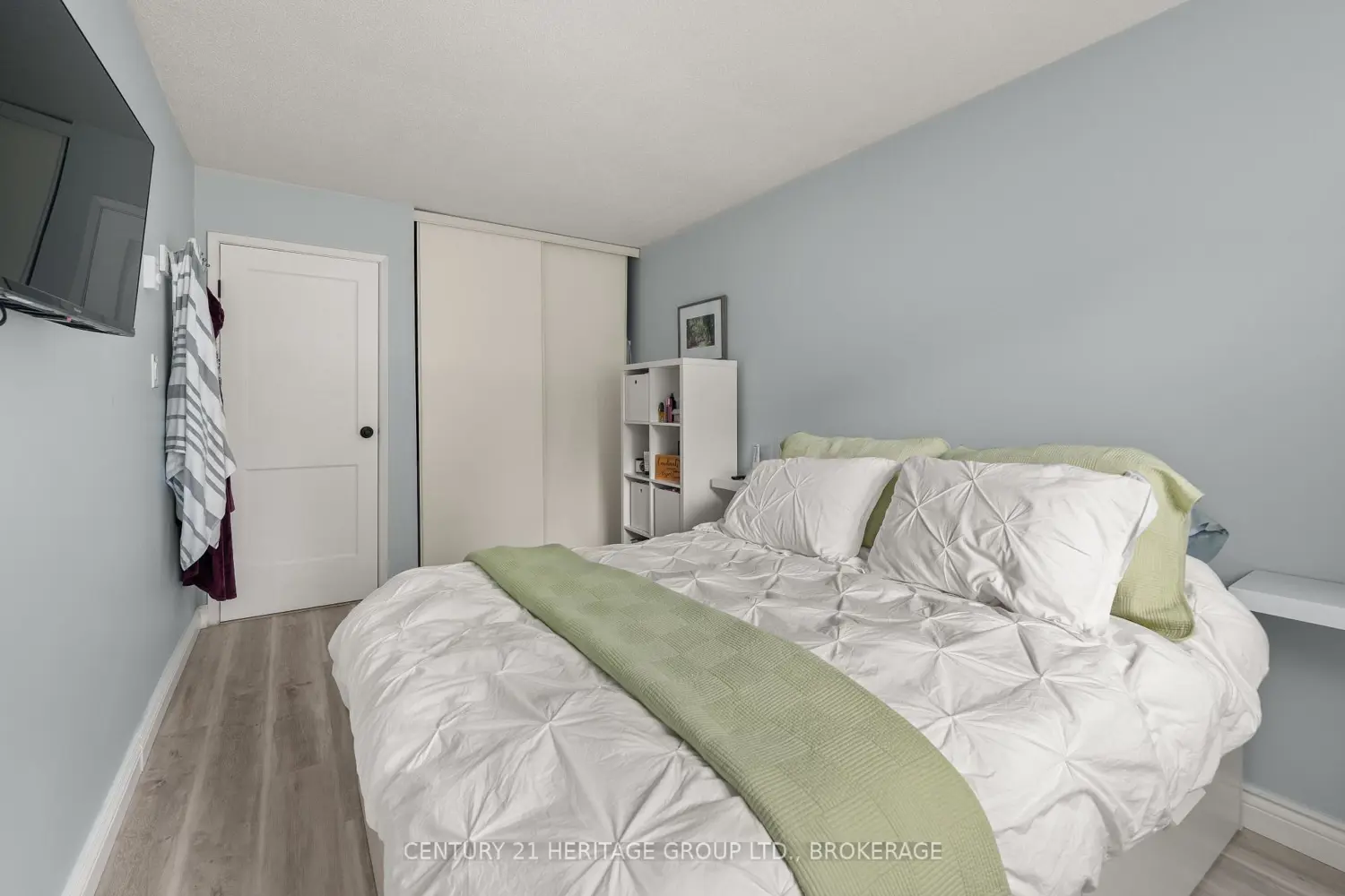 Additional image 16 of 573 Armstrong Road 114