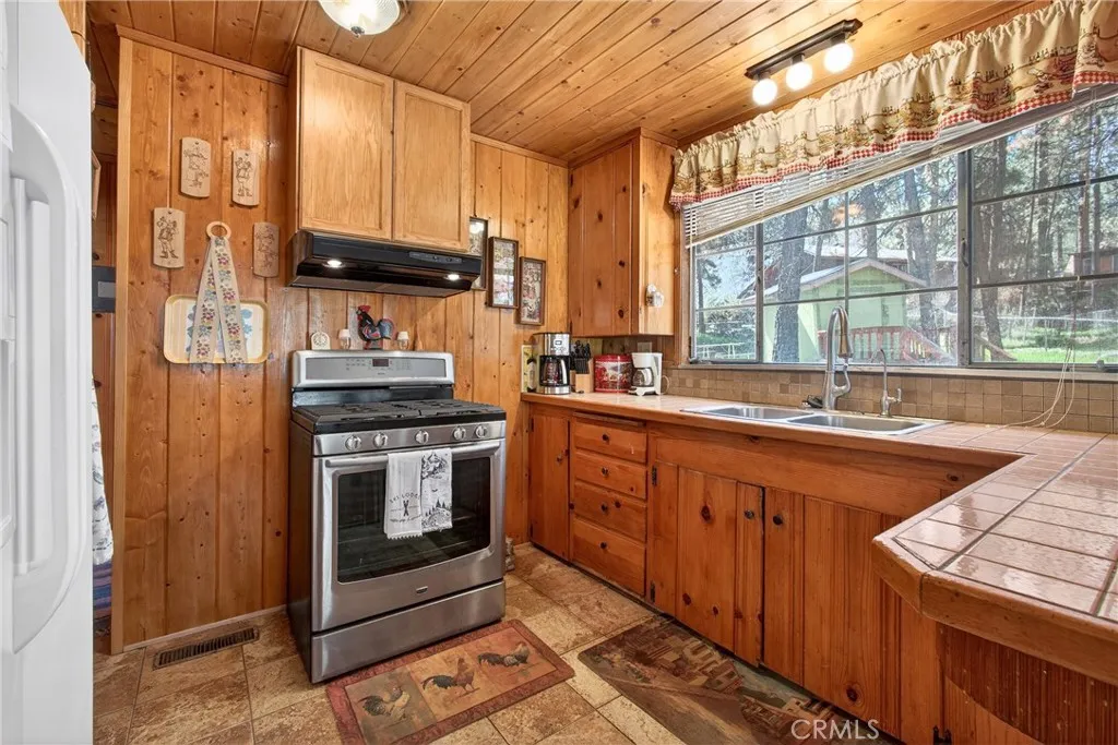 Additional image 60 of 5806 Victorville St, Wrightwood, CA 92397