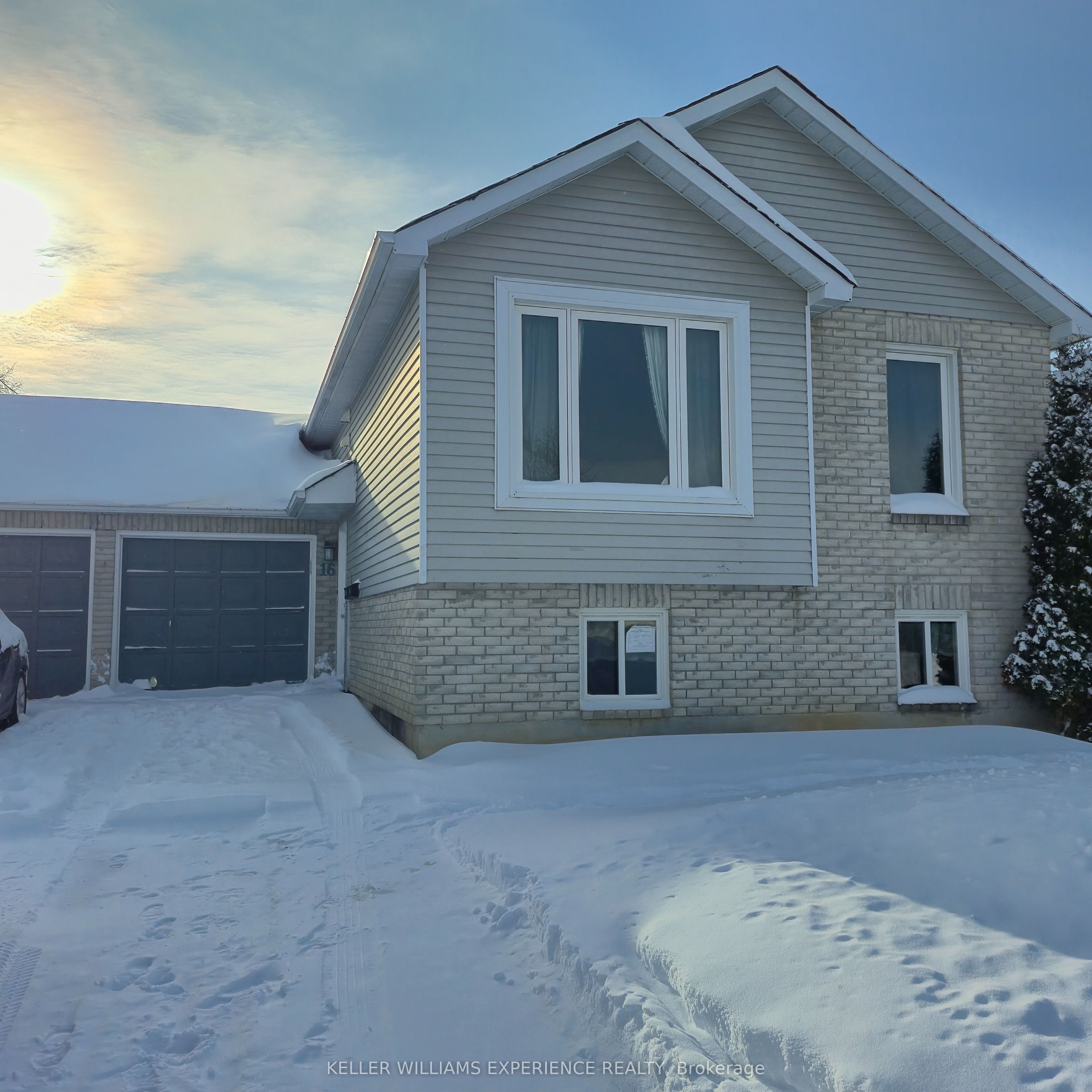 Lower-16 Herrell Avenue, Barrie, ON, L4N 6T5