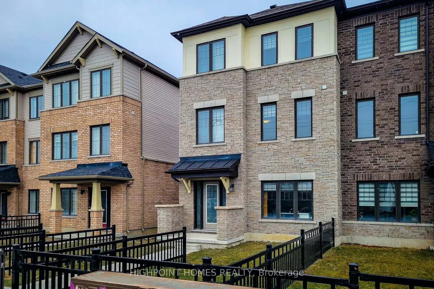 Additional image 3 of 36 Utter Place