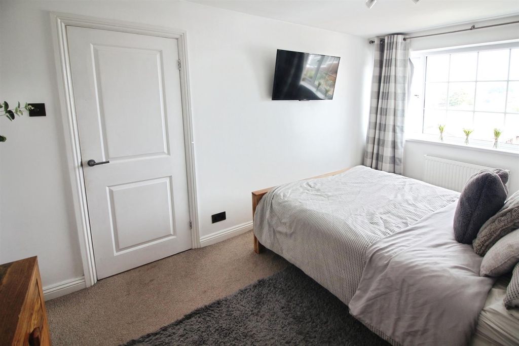 Additional image 10 of 3 bed semi-detached house for saleThe Oval, Rothwell, Leeds LS26