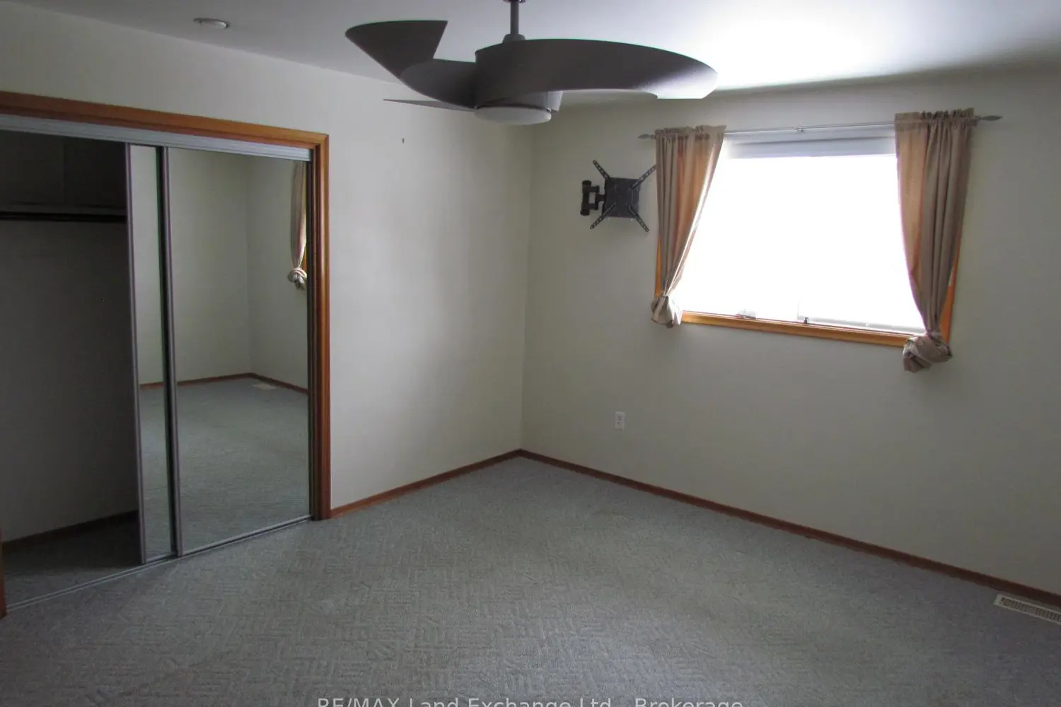 Additional image 12 of 251 4Th Avenue