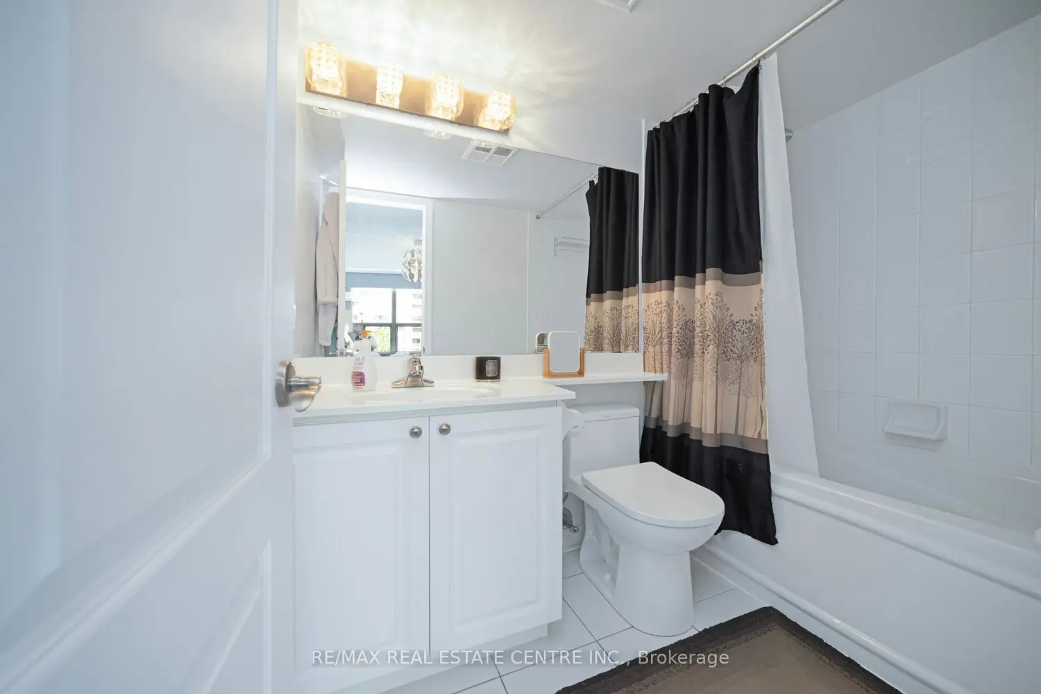 Additional image 14 of 1 Elm Drive 302