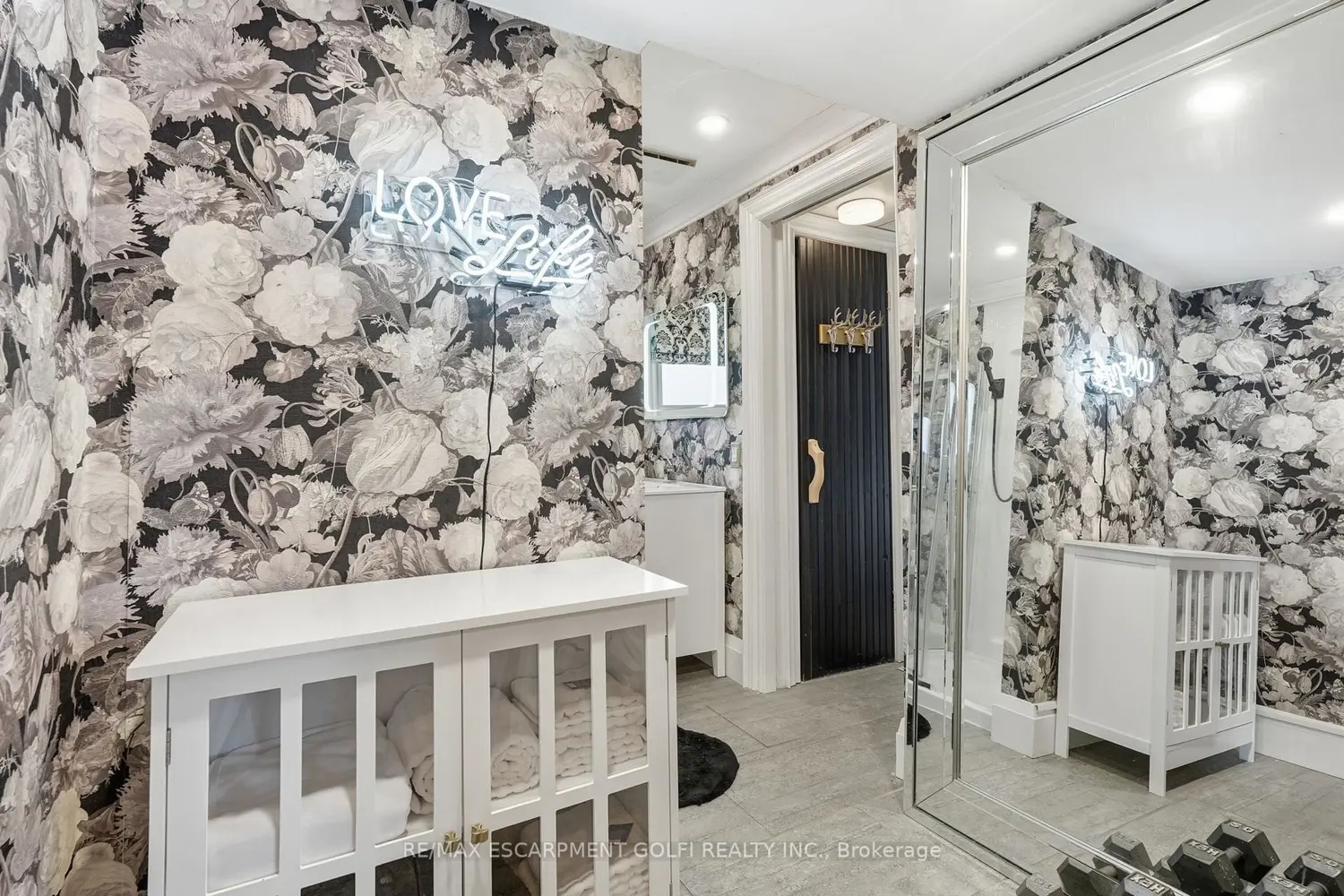 Additional image 10 of 13 Upper Canada Drive