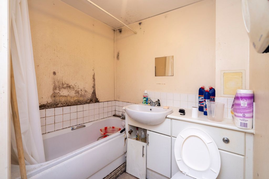 Additional image 8 of 2 bed flat for saleWallace Street, Glasgow G5