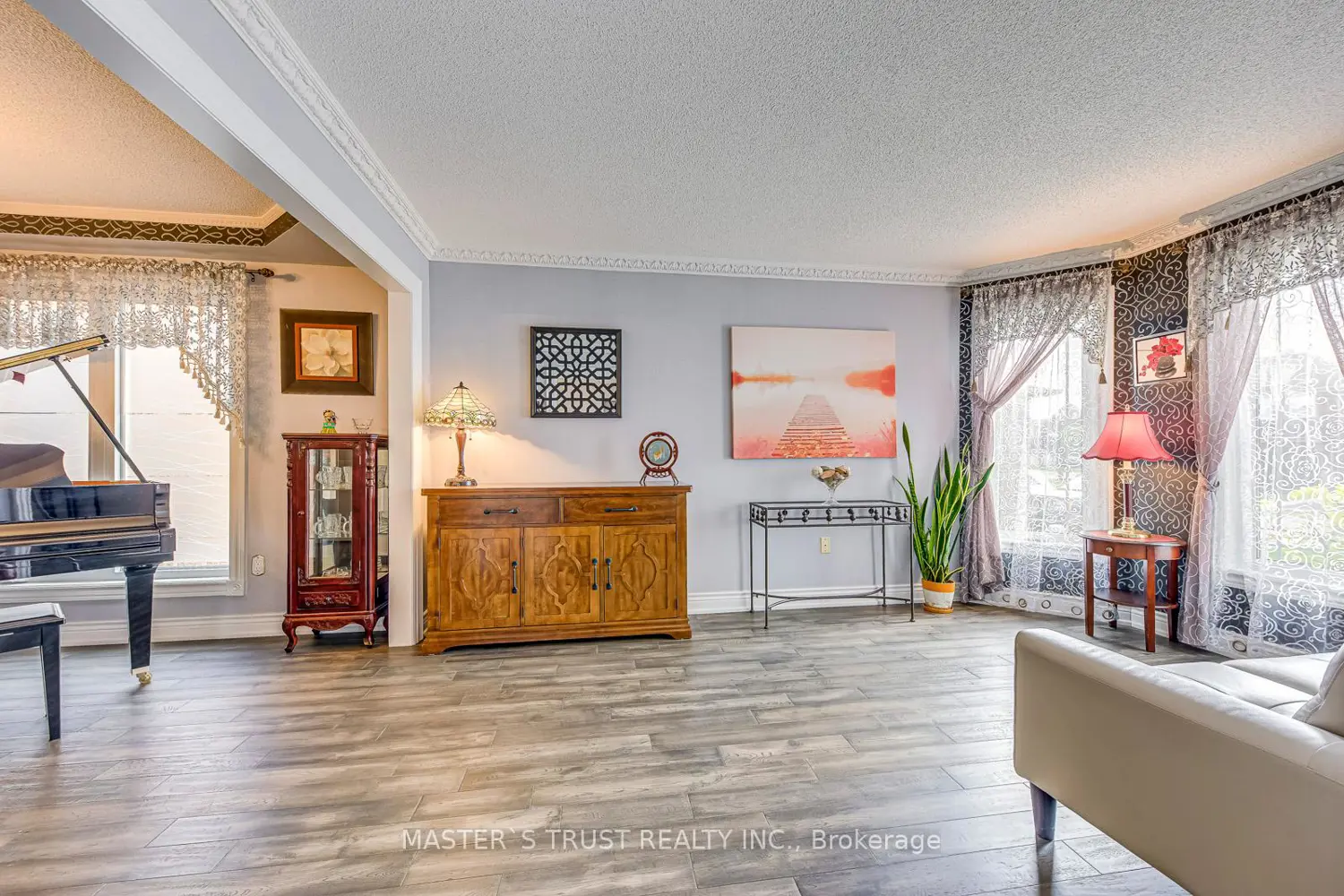 Additional image 4 of 66 Snow Leopard Court