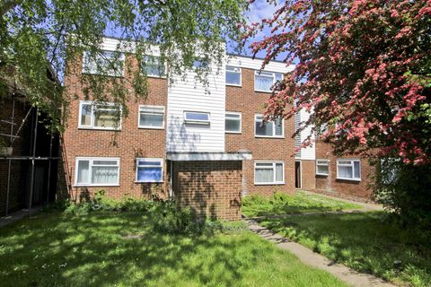 Aintree Close, Hillingdon UB8