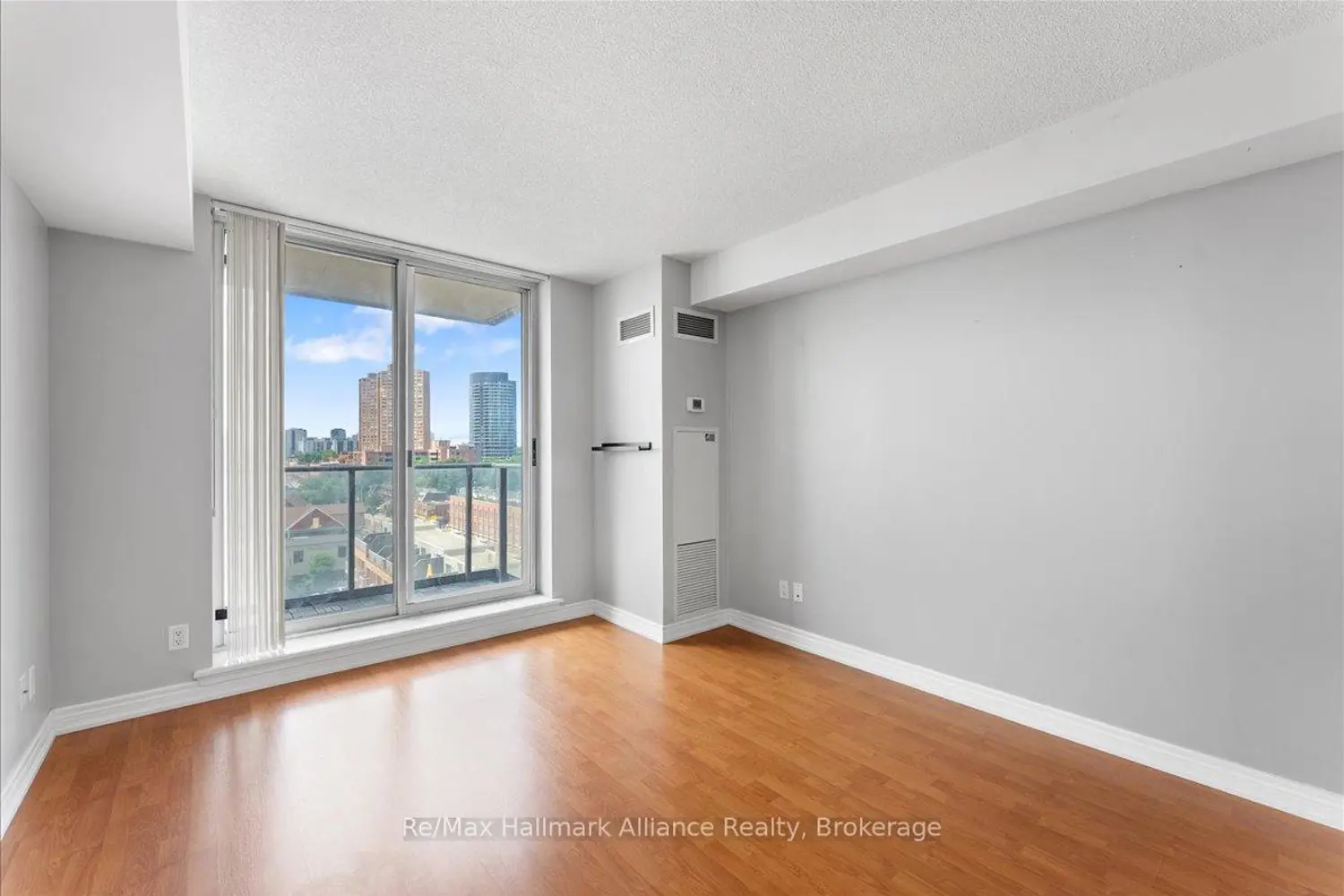 Additional image 7 of 1369 Bloor Street 910