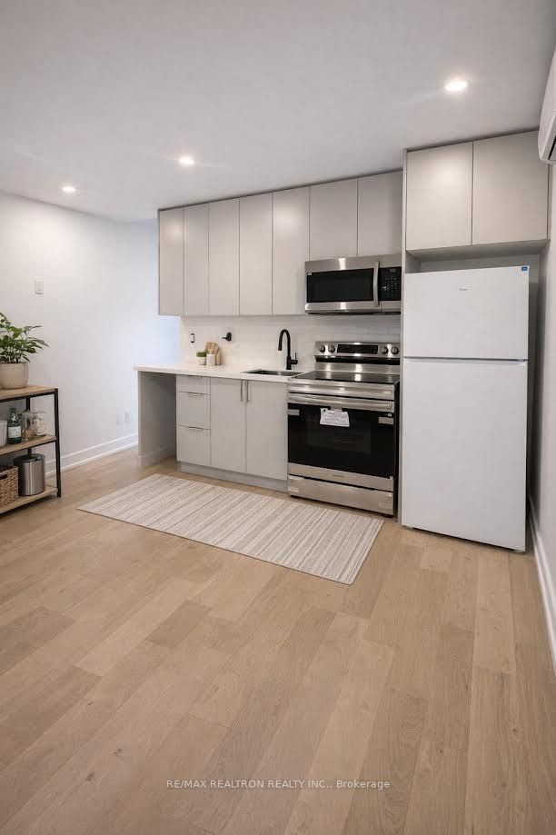 Additional image 3 of 2-3455 Yonge Street, Toronto, ON, M4N 2N3
