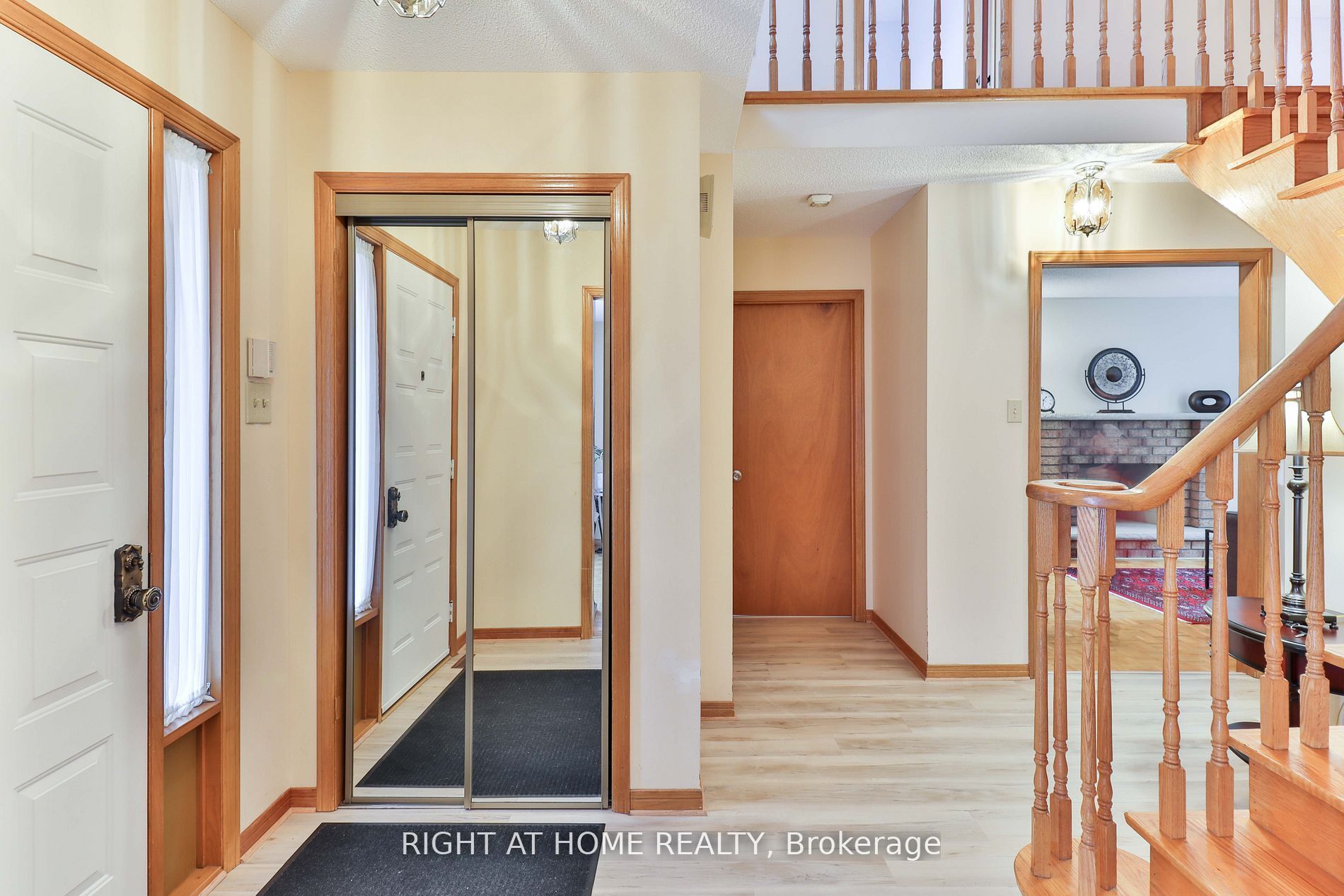 Additional image 4 of 1433 Bough Beeches Boulevard, Mississauga, ON, L4W 3B4